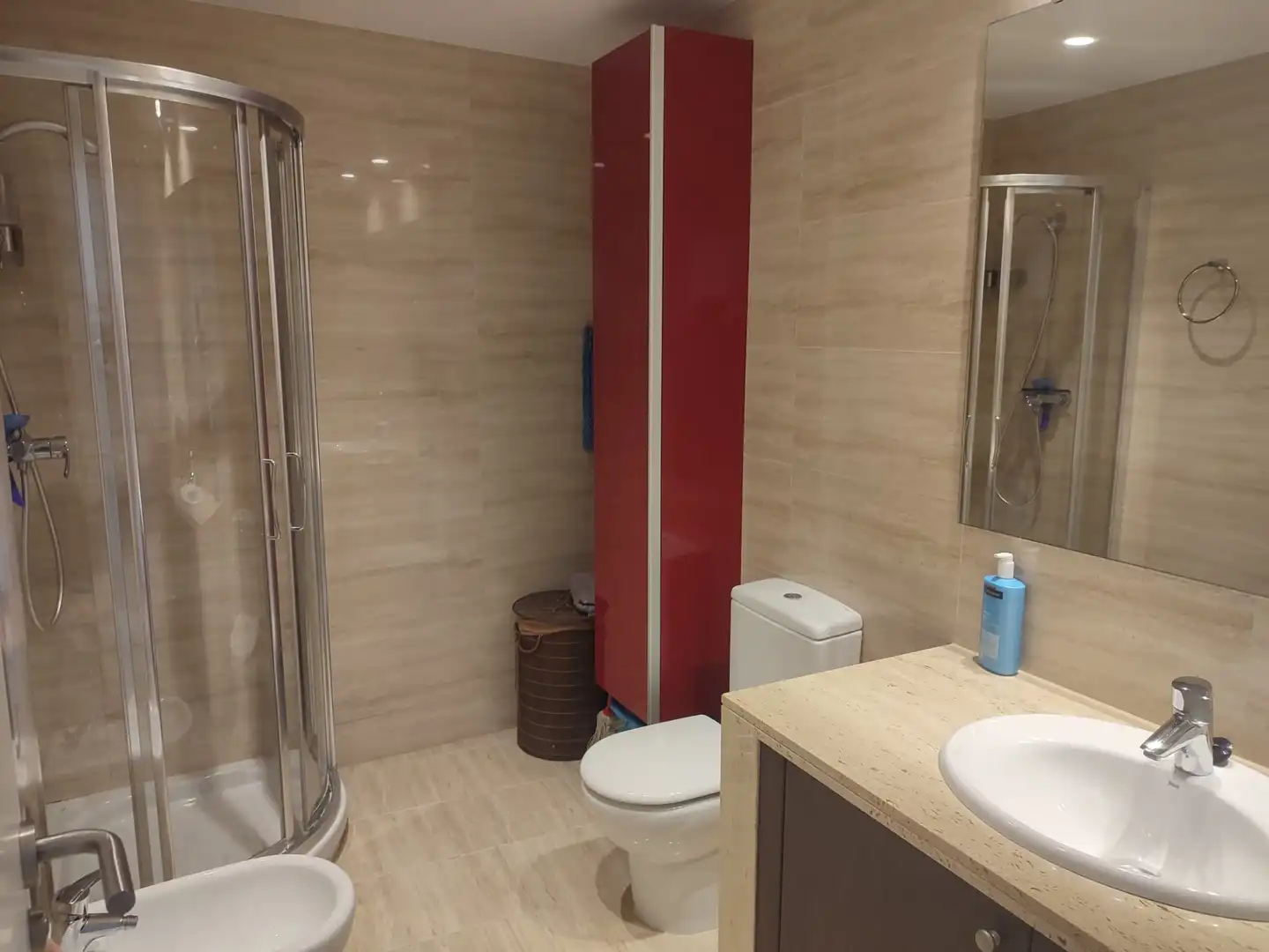 Badezimmer von Wohnungen zum Verkauf in L'Ampolla mit Klimaanlage, Heizung und Terrasse
