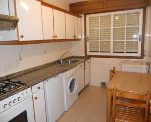 Kitchen of Flat to rent in Santiago de Compostela   with Heating, Furnished and Oven