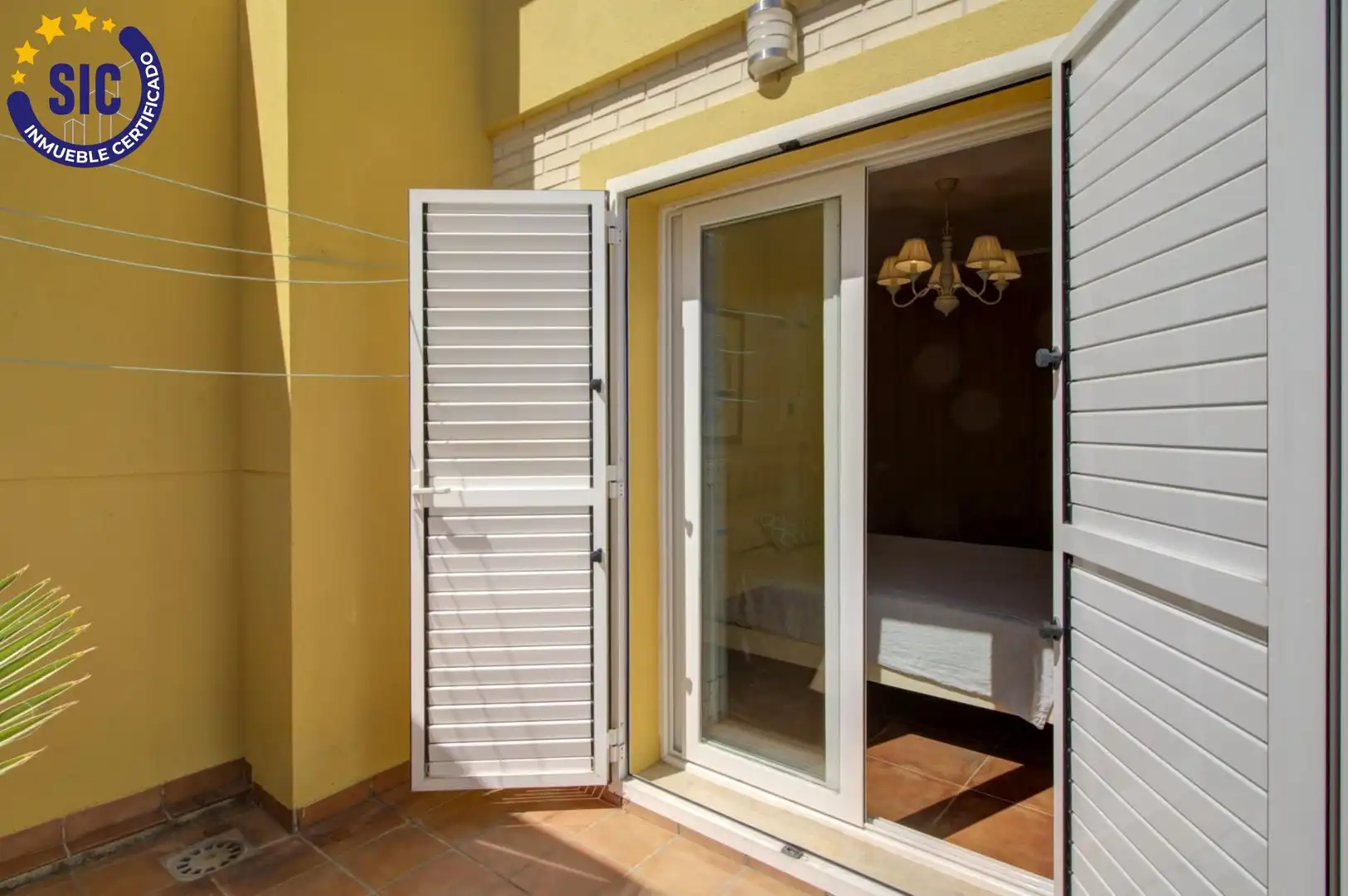 Terrassa de Casa adosada en venda en Sagunto / Sagunt amb Aire condicionat, Calefacció i Jardí privat