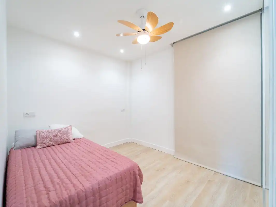 Schlafzimmer von Wohnung zur Miete in Málaga mit Klimaanlage, Heizung und Terrasse