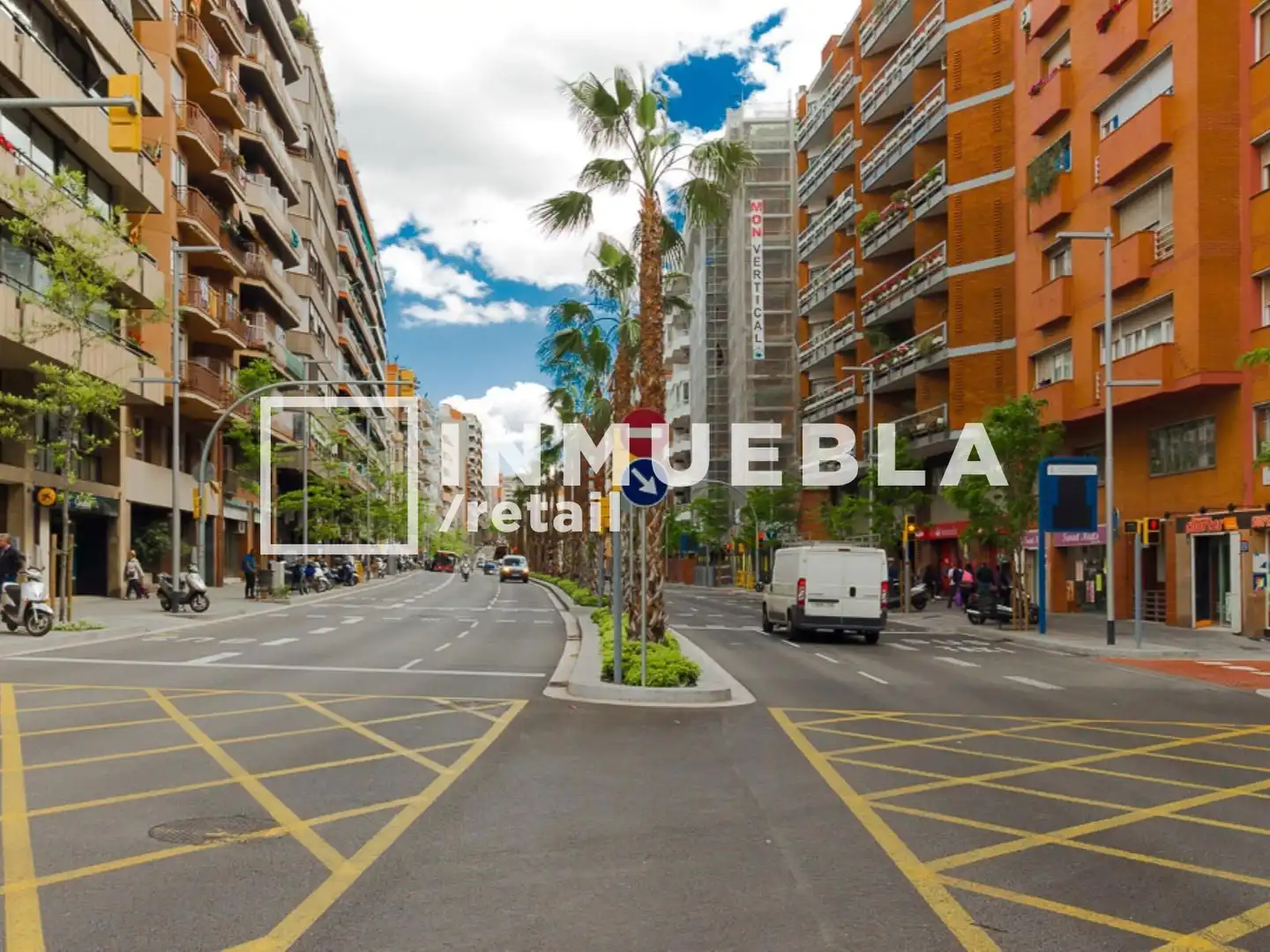 Vista exterior de Local de lloguer en Barcelona amb Aire condicionat
