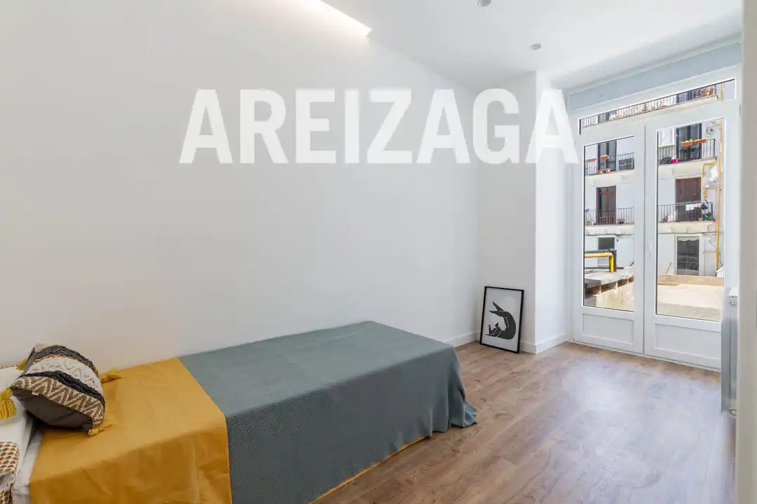 Habitación de Piso en venta en Donostia - San Sebastián  con Calefacción, Terraza y Balcón