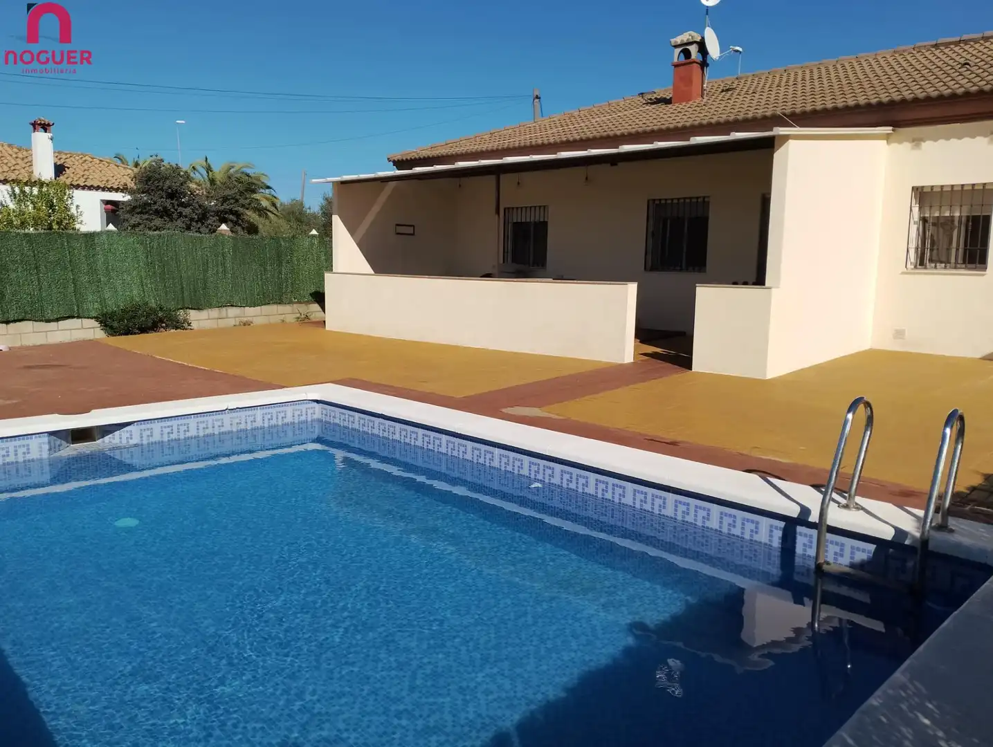 Villa mit Pool zum Verkauf in La Carlota, imagen 2