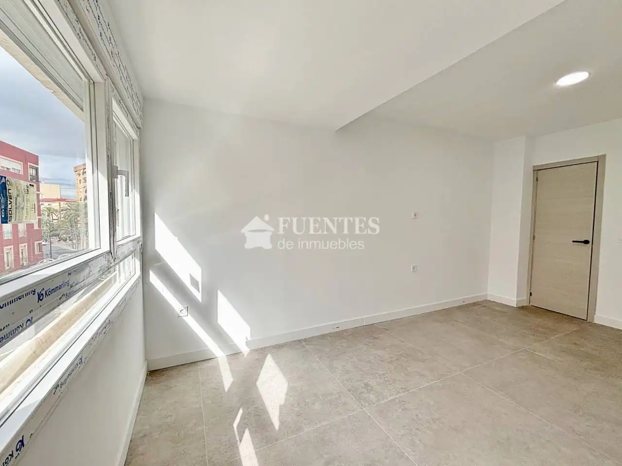 Habitación de Piso en venta en Alicante / Alacant con Trastero y Alarma