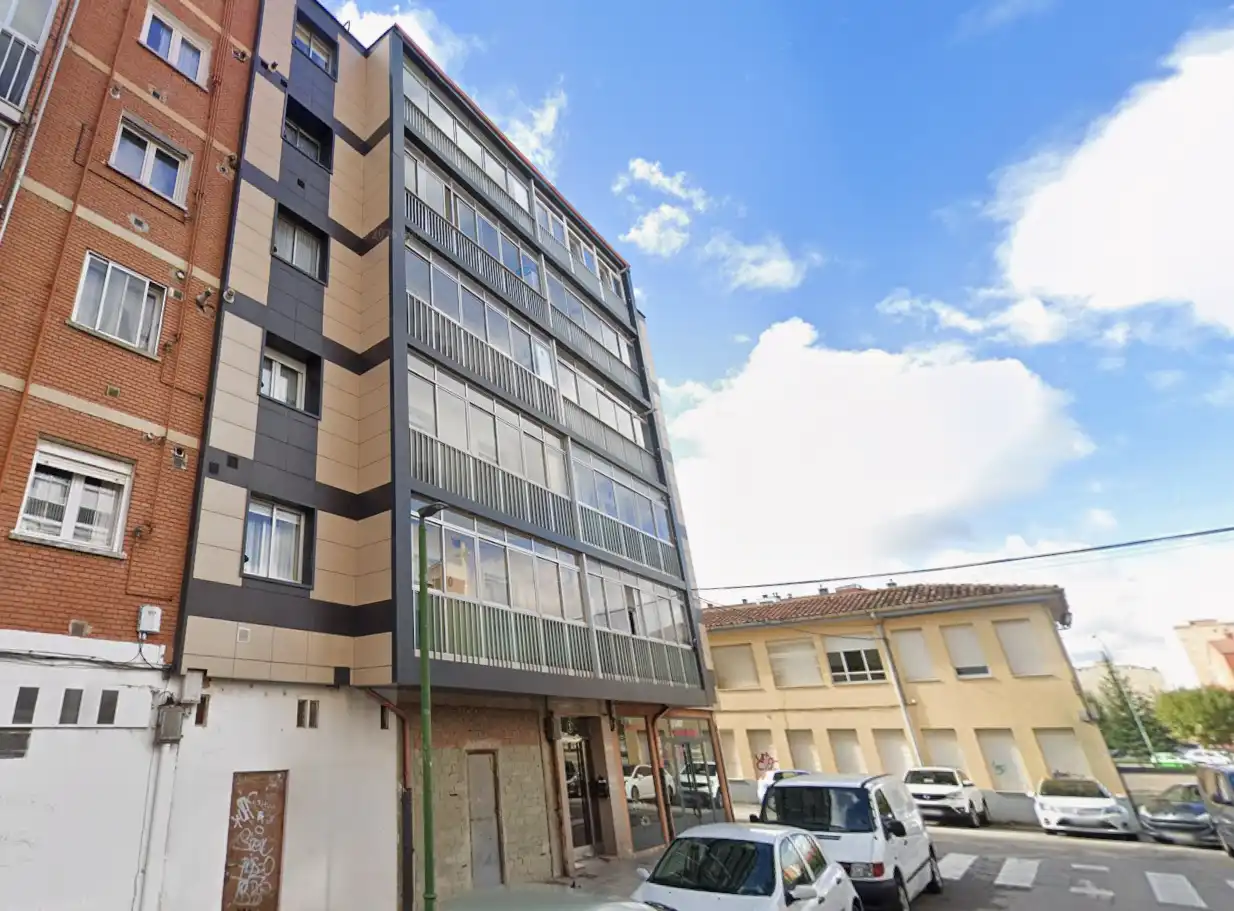 Vista exterior de Piso en venta en Burgos