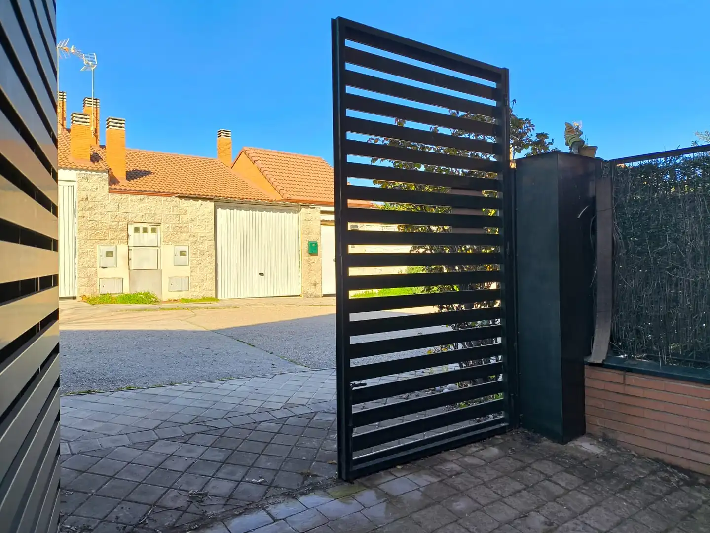 Vista exterior de Casa o xalet en venda en Villamantilla amb Aire condicionat, Calefacció i Jardí privat