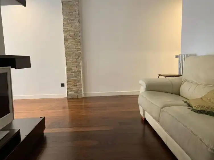 Piso de alquiler en  Pamplona / Iruña con Calefacción, Parquet y Amueblado