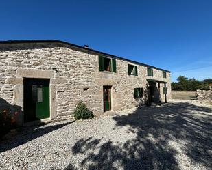 Vista exterior de Casa o xalet en venda en Lugo Capital amb Jardí privat, Traster i Piscina comunitària