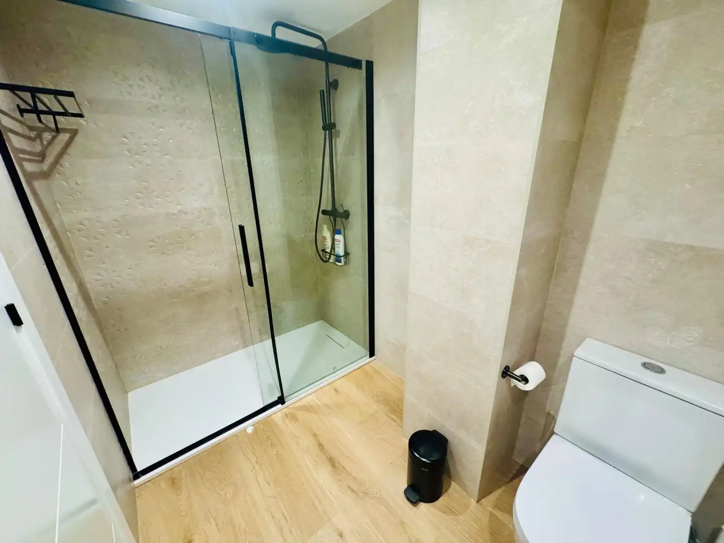Badezimmer von Wohnung zur Miete in Málaga mit Klimaanlage und Möbliert
