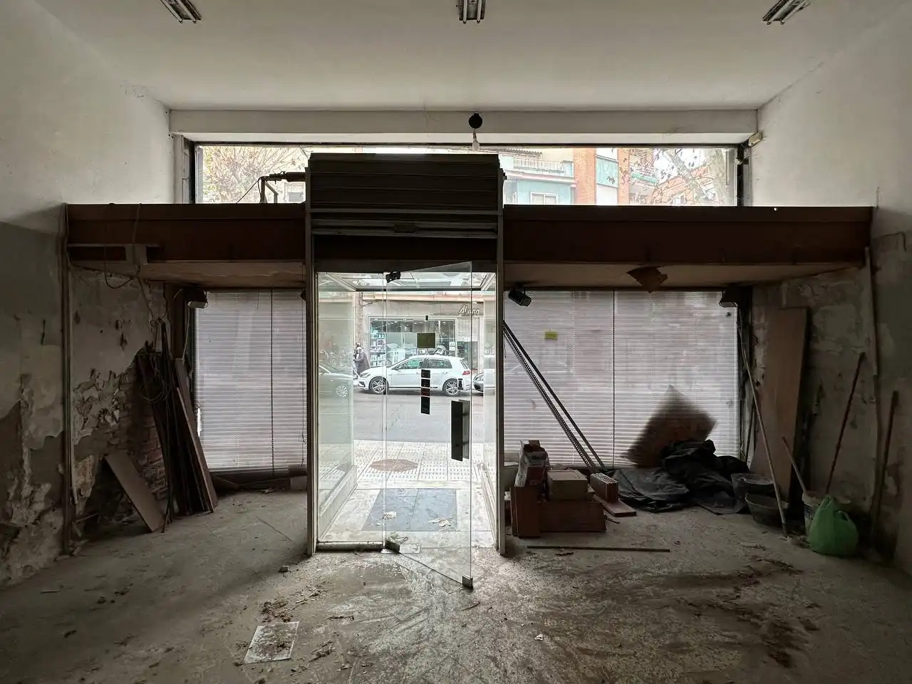 Business premises for sale in Avenida Primero de Mayo, imagen 2