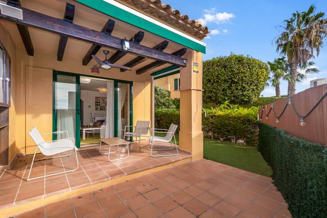 Casa adosada en Alquiler en Golf Bahía