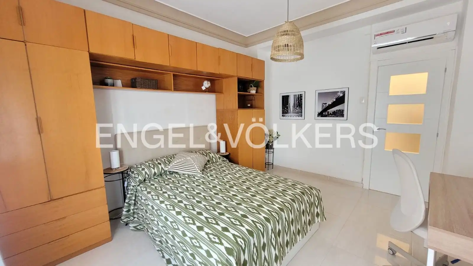 Bedroom of Flat for rent in Valencia  with Air Conditioner and Heating