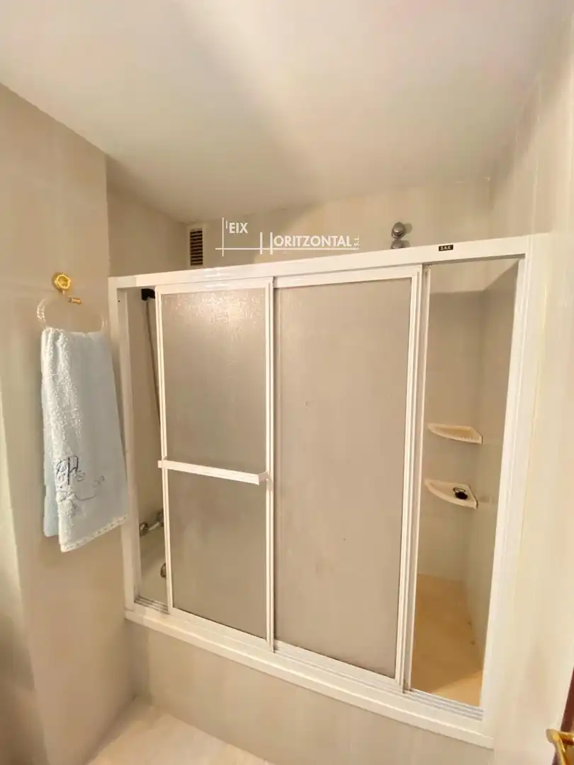 Badezimmer von Wohnung zur Miete in Barberà del Vallès mit Klimaanlage, Heizung und Terrasse