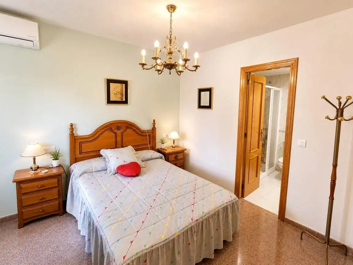 Habitación de Piso en venta en Alicante / Alacant con Aire acondicionado, Calefacción y Trastero