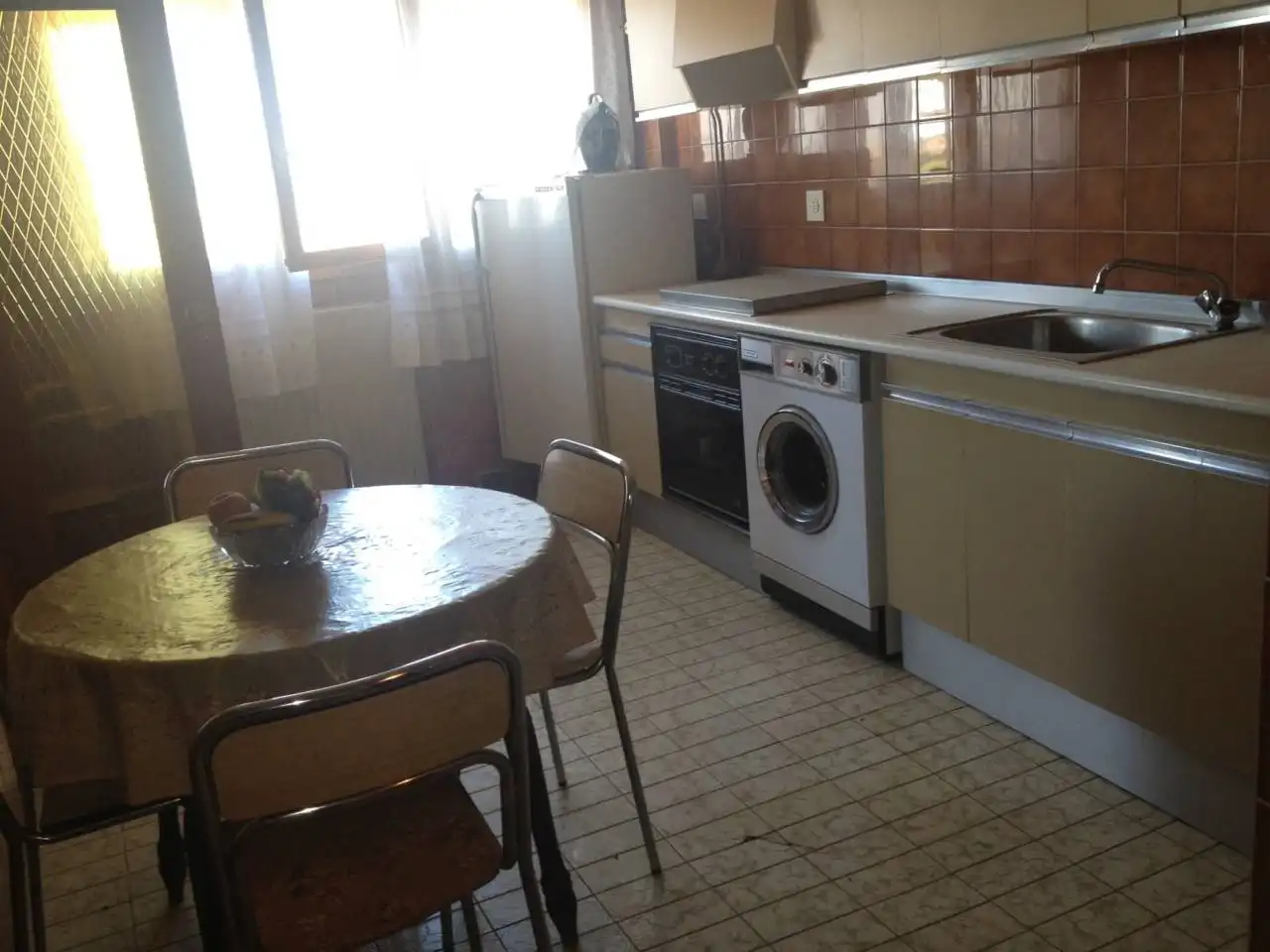 Cuina de Pis en venda en Hospital de Órbigo amb Calefacció, Parquet i Terrassa