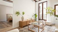 Living room of Flat for sale in  Barcelona Capital  with Air Conditioner, Heating and Furnished
