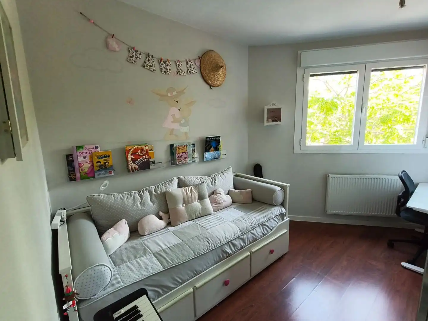 Bedroom of Flat for sale in  Madrid Capital  with Air Conditioner and Balcony