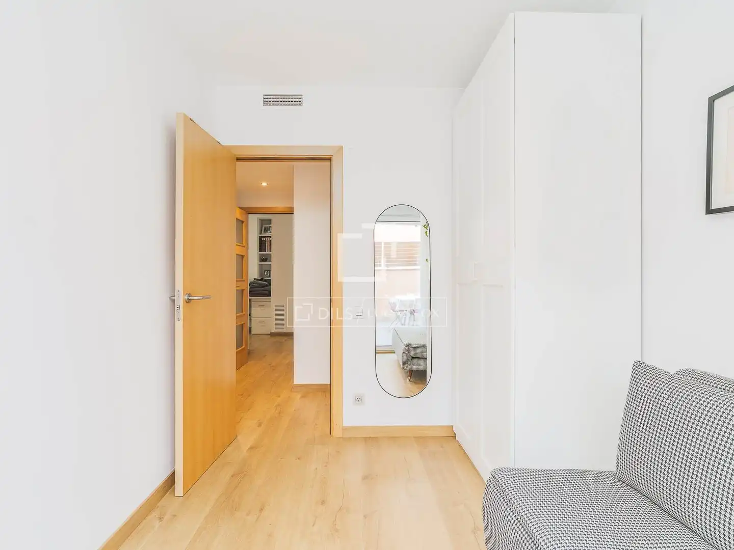 Flat for sale in Barcelona  with Air Conditioner, Terrace and Storage room