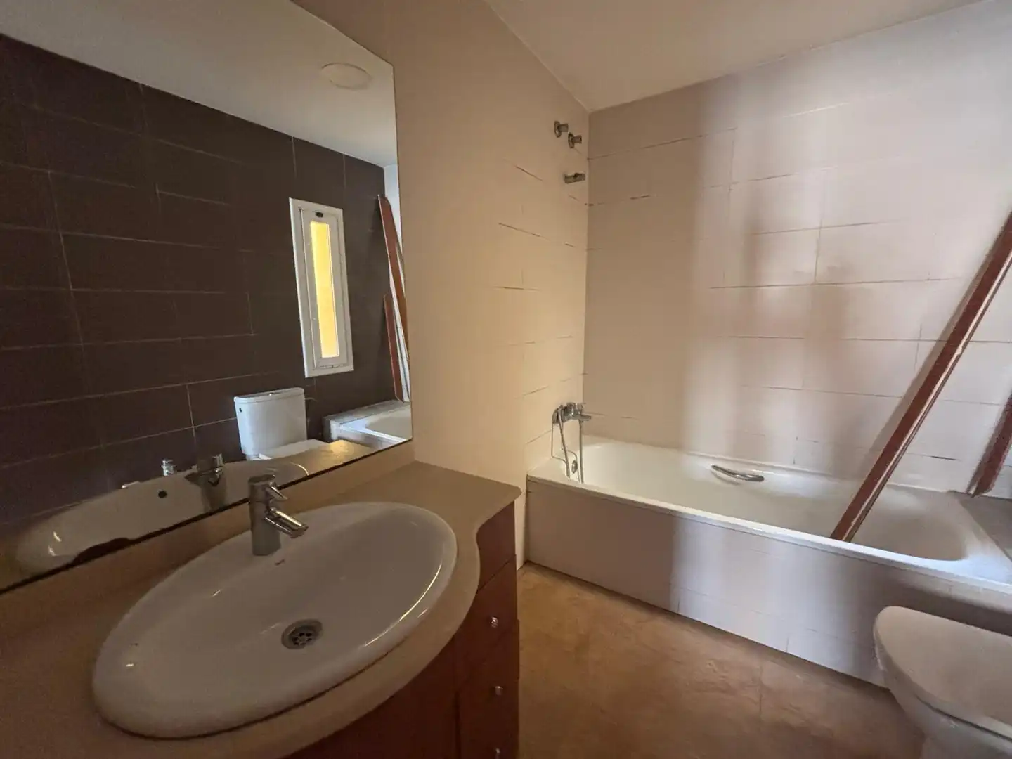 Baño de Piso en venta en Badalona con Calefacción, Terraza y Trastero