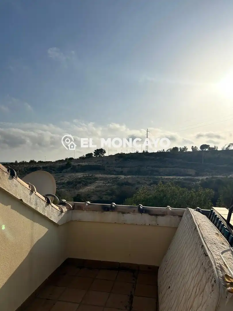 Casa adosada en venda en Orihuela amb Aire condicionat, Calefacció i Jardí privat