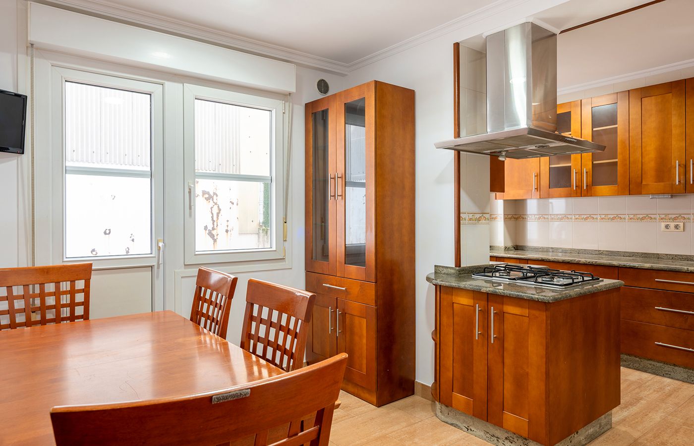 Kitchen of Flat for sale in A Coruña Capital   with Parquet flooring, Microwave and Balcony
