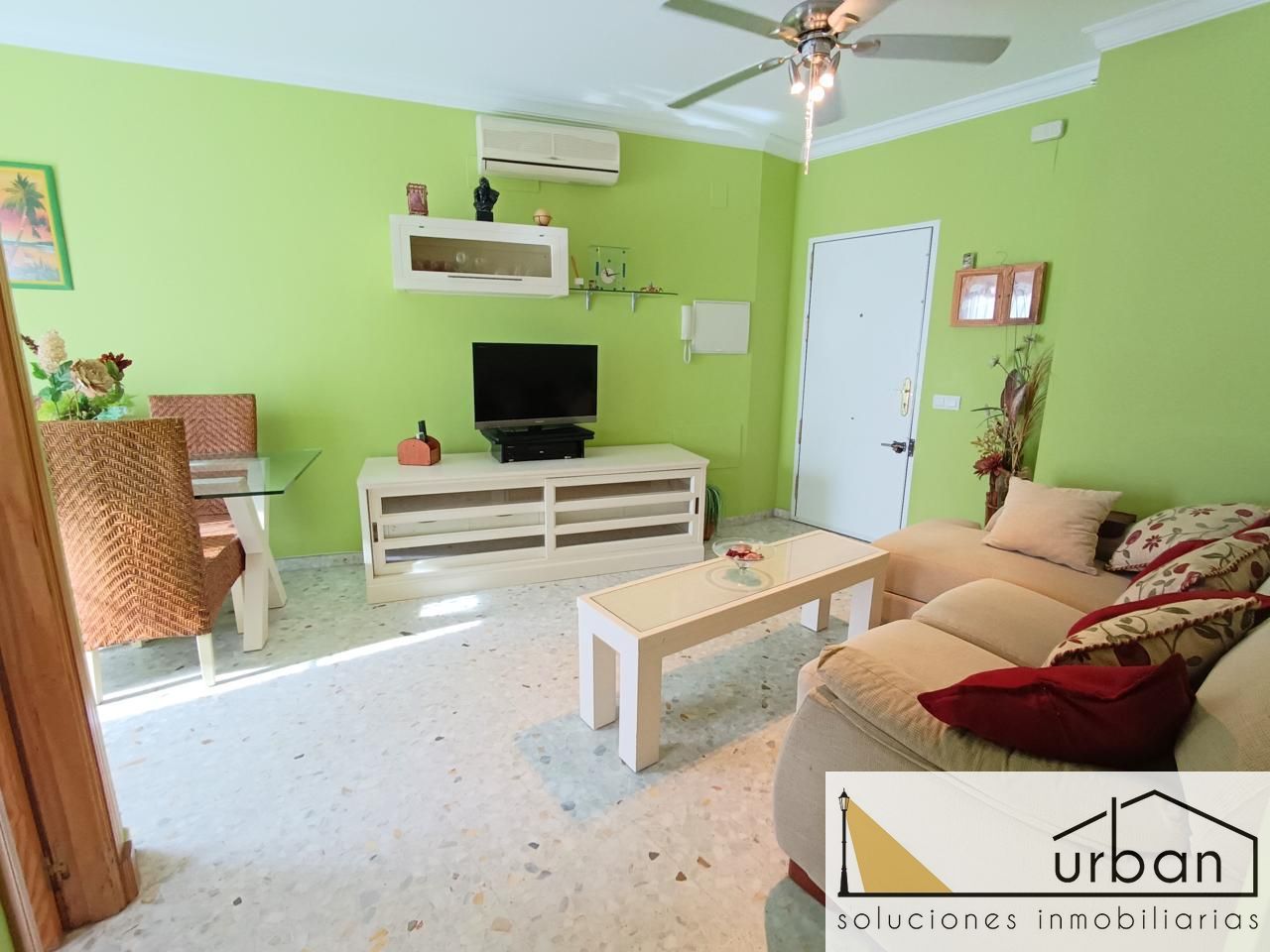 Sala d'estar de Pis en venda en Chipiona amb Terrassa