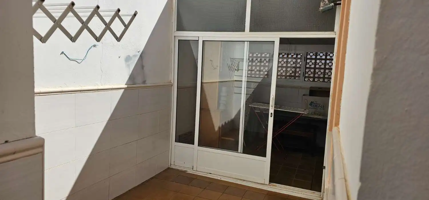 Einfamilien-Reihenhaus zum Verkauf in Torrevieja mit Terrasse, Möbliert und Alarm