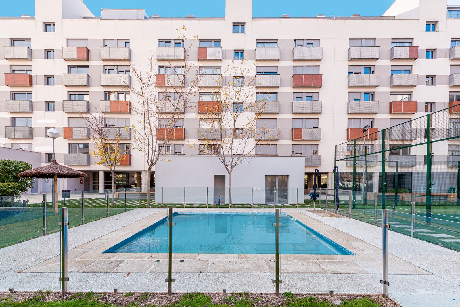 Piscina de Pis de lloguer en  Madrid Capital amb Aire condicionat, Terrassa i Traster