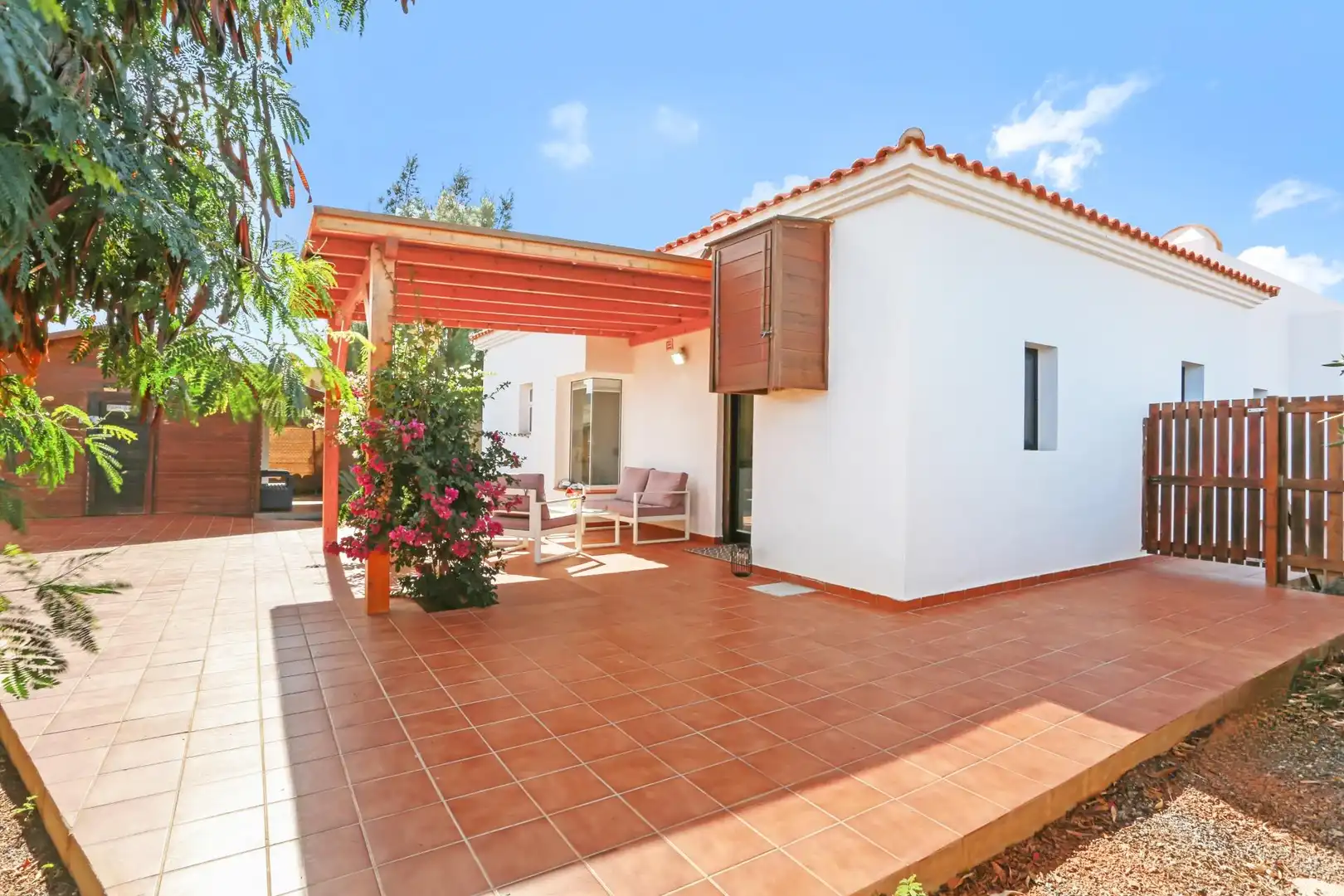 Vista exterior de Casa o xalet en venda en La Oliva amb Jardí privat, Terrassa i Traster