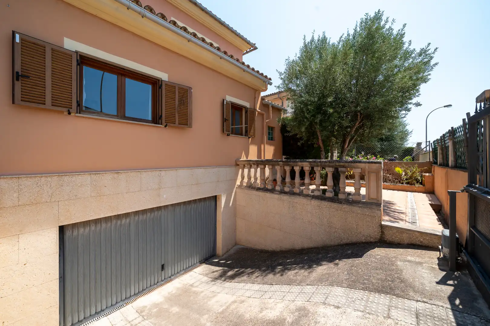 Vista exterior de Casa o xalet en venda en Marratxí amb Aire condicionat, Calefacció i Jardí privat