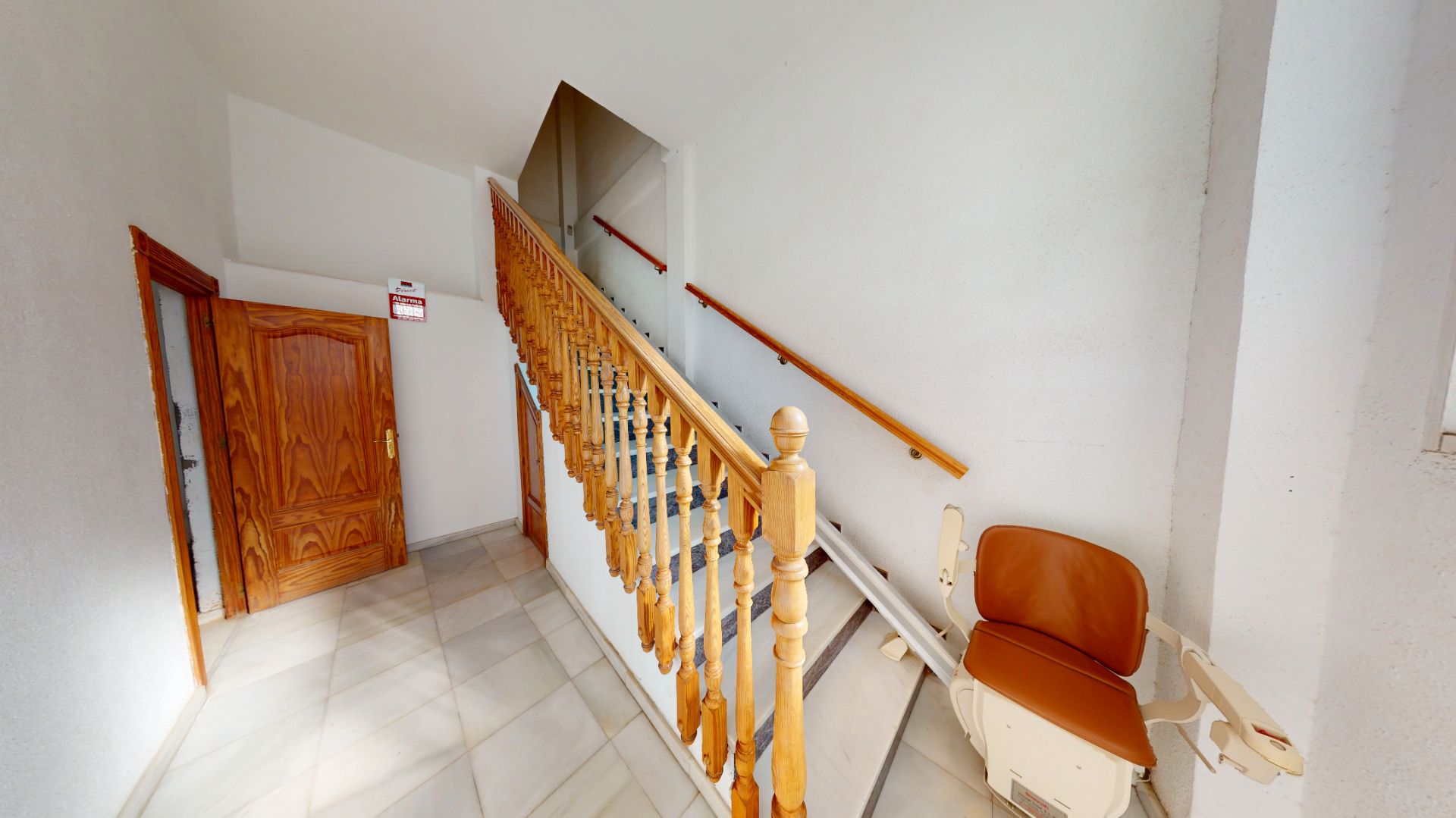 Casa adosada en venta en  Almería Capital con Terraza, Amueblado y Horno