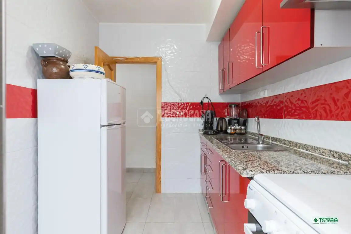 Küche von Wohnung zum Verkauf in Almería mit Klimaanlage und Heizung