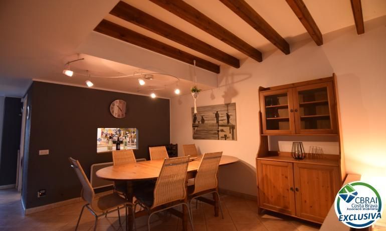 Menjador de Casa o xalet en venda en Empuriabrava amb Calefacció, Terrassa i Forn