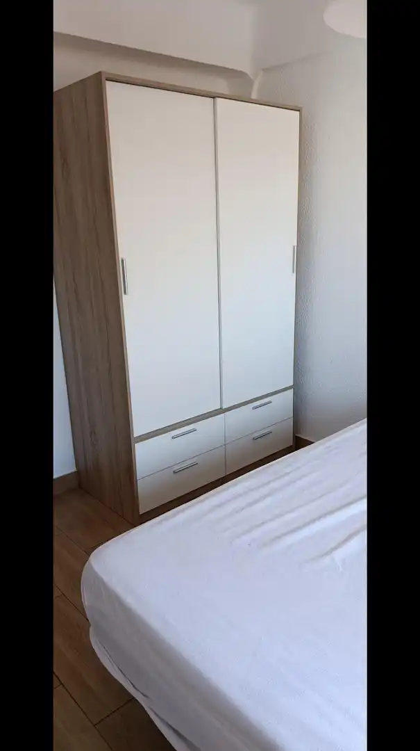 Schlafzimmer von Wohnung zur Miete in Granada mit Möbliert
