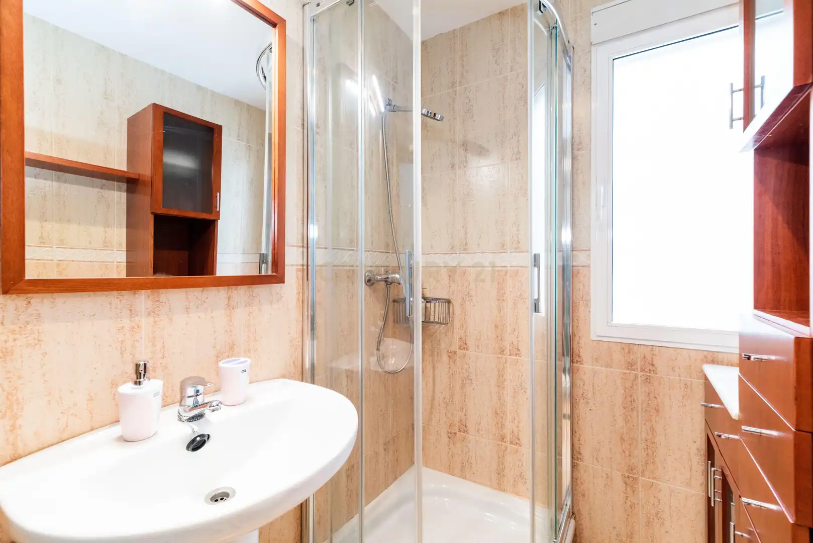 Baño de Piso en venta en Granada con Aire acondicionado