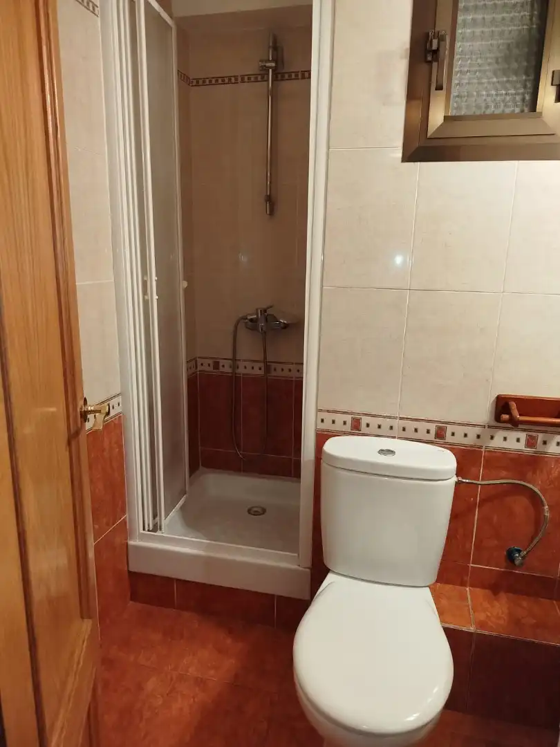 Baño de Piso en venta en Badalona con Calefacción y Balcón