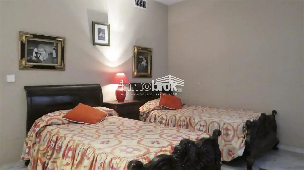 Schlafzimmer von Wohnung zur Miete in Marbella mit Klimaanlage, Terrasse und Schwimmbad