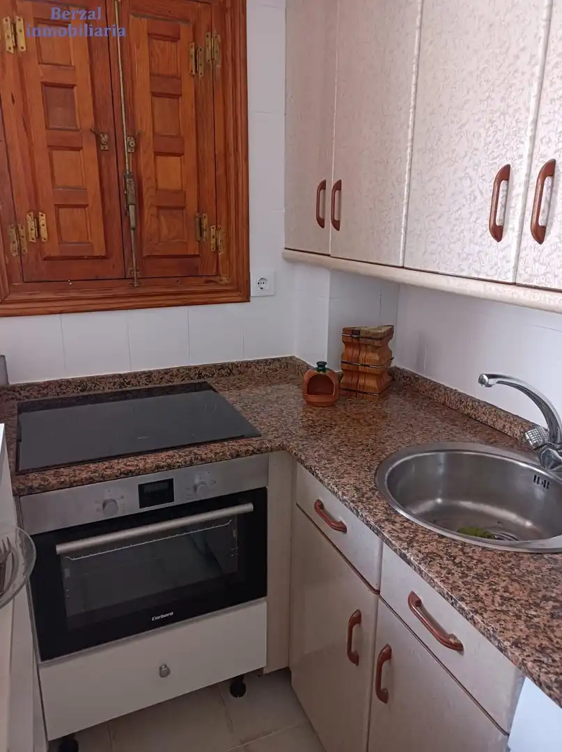 Cuina de Casa o xalet en venda en Matute amb Terrassa, Moblat i Balcó