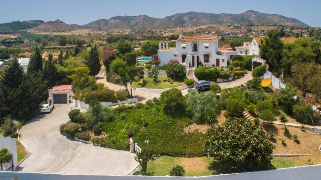 Exterior view of Country house for sale in Alhaurín de la Torre  with Air Conditioner, Private garden and Terrace