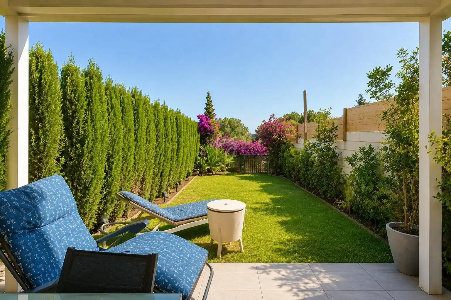 Terrassa de Casa adosada en venda en Estepona amb Aire condicionat, Calefacció i Jardí privat