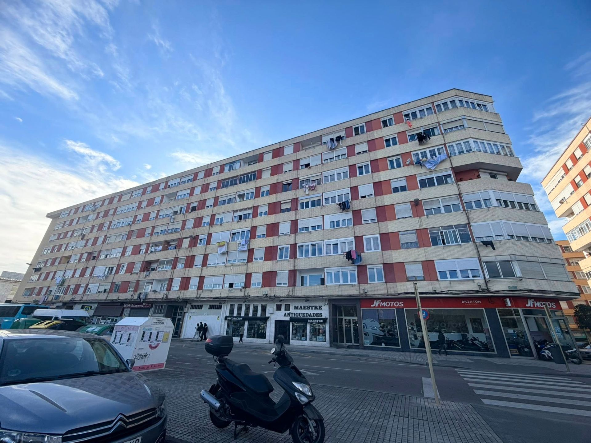 Vista exterior de Pis en venda en Torrelavega  amb Calefacció, Parquet i Traster