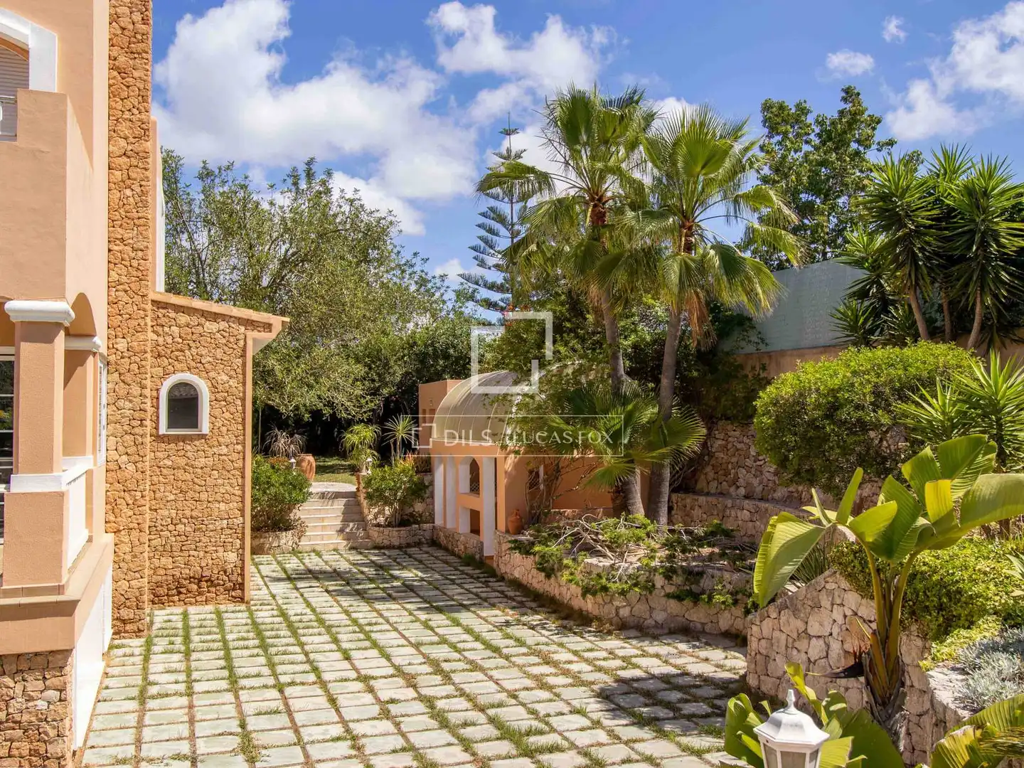Vista exterior de Casa o chalet en venta en Santa Eulària des Riu con Aire acondicionado, Calefacción y Jardín privado