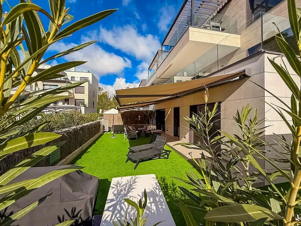 Apartment with pool for sale in Santa Ponça