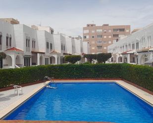 Swimming pool of House or chalet for sale in Torrevieja