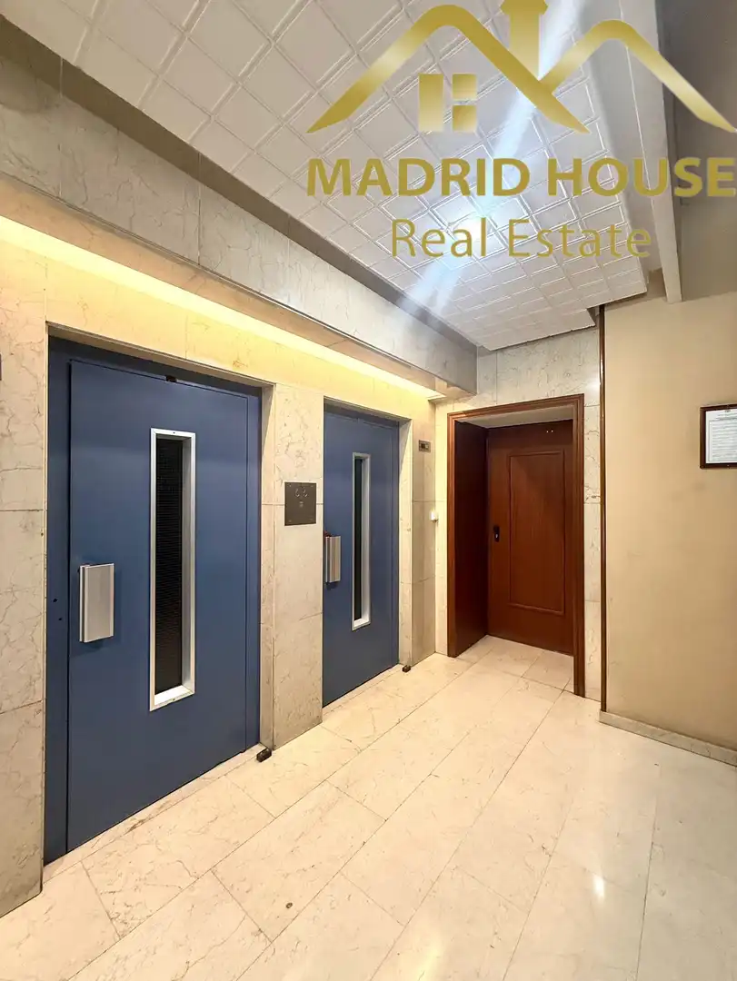 Büro zur Miete in Madrid mit Heizung und Terrasse