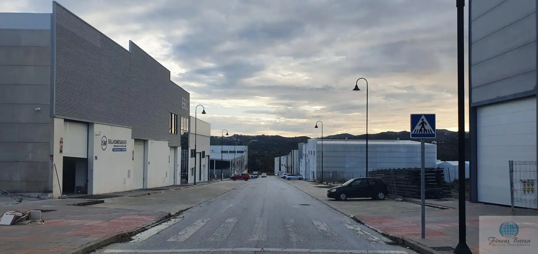 Außenansicht von Fabrikhallen zur Miete in Mijas