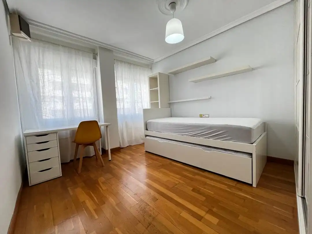 Habitación de Piso de alquiler en Barañáin / Barañain con Calefacción, Horno y Lavadora