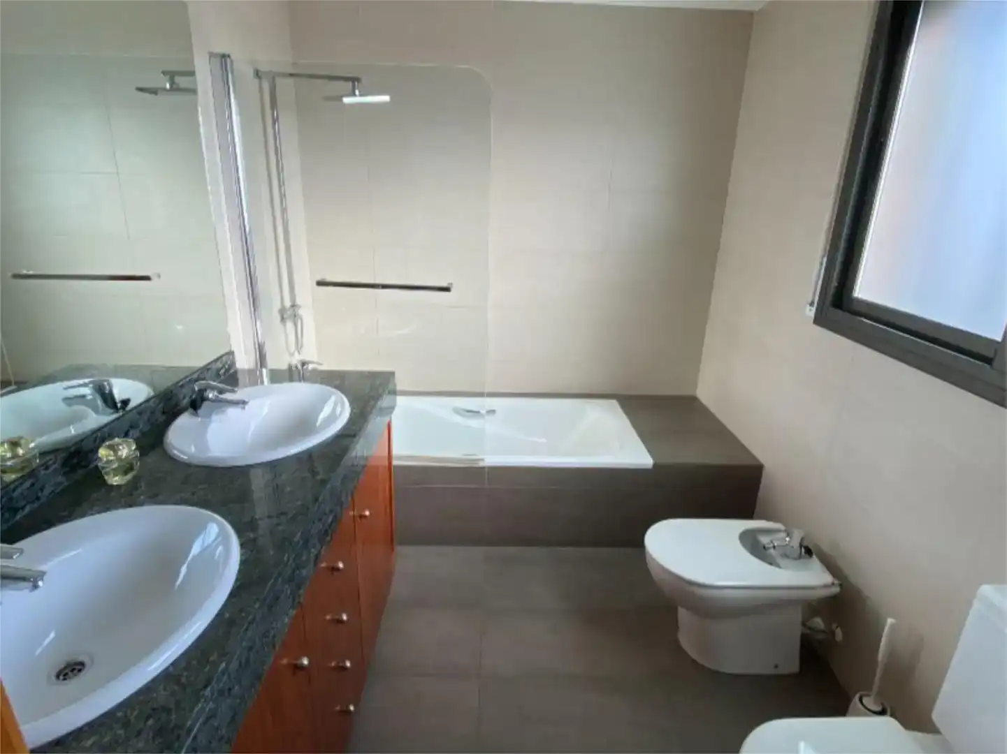 Bany de Casa o xalet en venda en Reus amb Aire condicionat, Jardí privat i Piscina