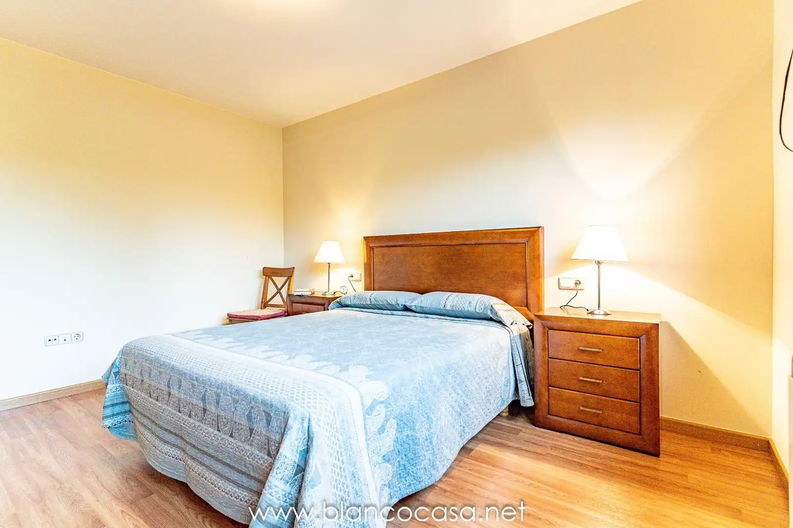 Habitación de Casa o chalet en venta en Carballo con Calefacción, Trastero y Amueblado