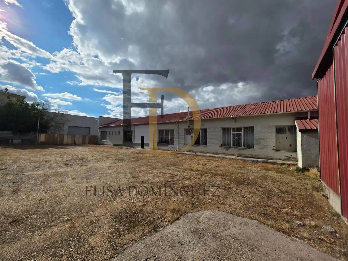 Außenansicht von Fabrikhallen zur Miete in Villares de la Reina, Salamanca